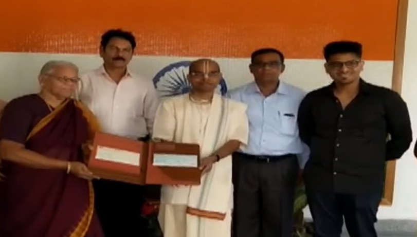 అక్షయపాత్రకు కోటీ విరాళం