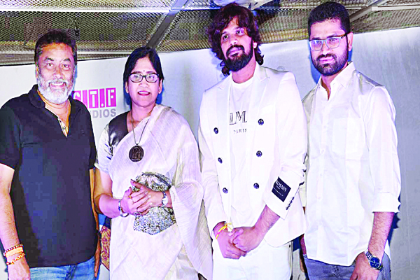 రోరీ ఫస్ట్‌ లుక్‌ను విడుదల చేసిన నాగ సుశీల