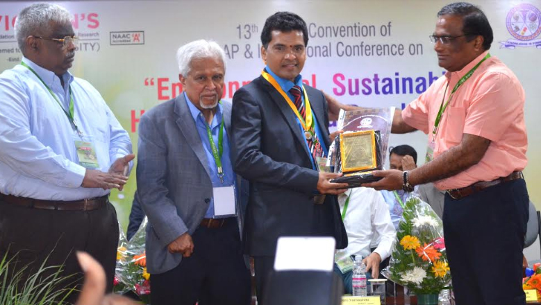 Nri Pharma Scientist Wins Lifetime Achievement Award 