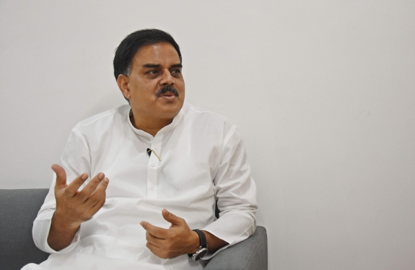 వారంతా వైసీపీ నుంచి బయటకు రావాలి ..మాతో కలిసి