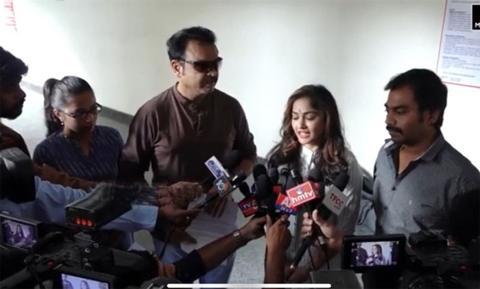 అమరావతి రైతుల ఆందోళనకు మా మద్దతు పలకాలి – మాధవీలత