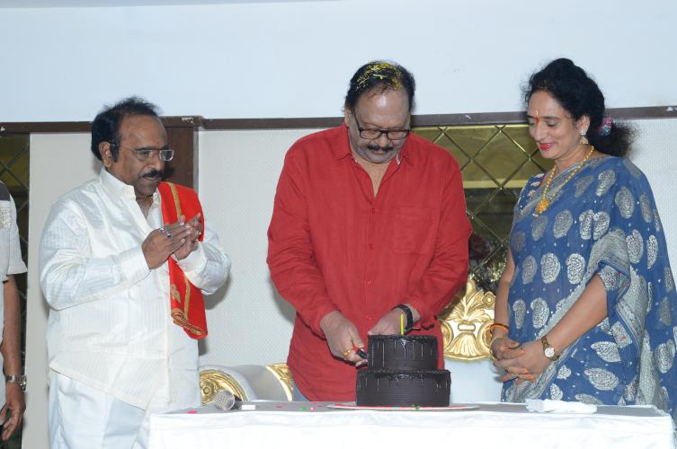 రెబల్ స్టార్ కృష్ణంరాజు బర్త్ డే సెలబ్రేషన్