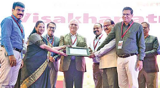 అమరావతి, విశాఖకు పురస్కారాలు