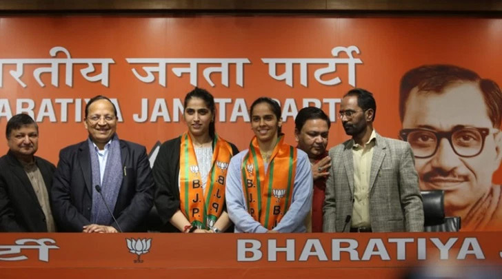 బీజేపీలో చేరిన బ్యాడ్మింటన్‌ స్టార్‌