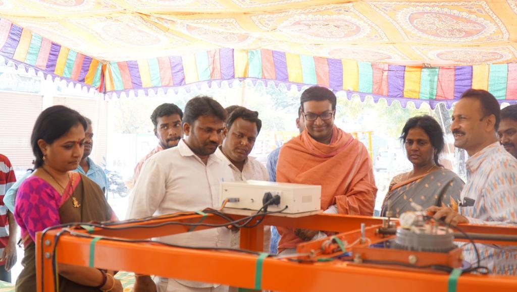 తానా ఆధ్వర్యంలో చేనేత కార్మికులకు ఆసు యంత్రాల పంపిణి