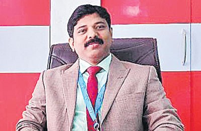 హైదరాబాద్‌లో 10 ప్రాజెక్టులు