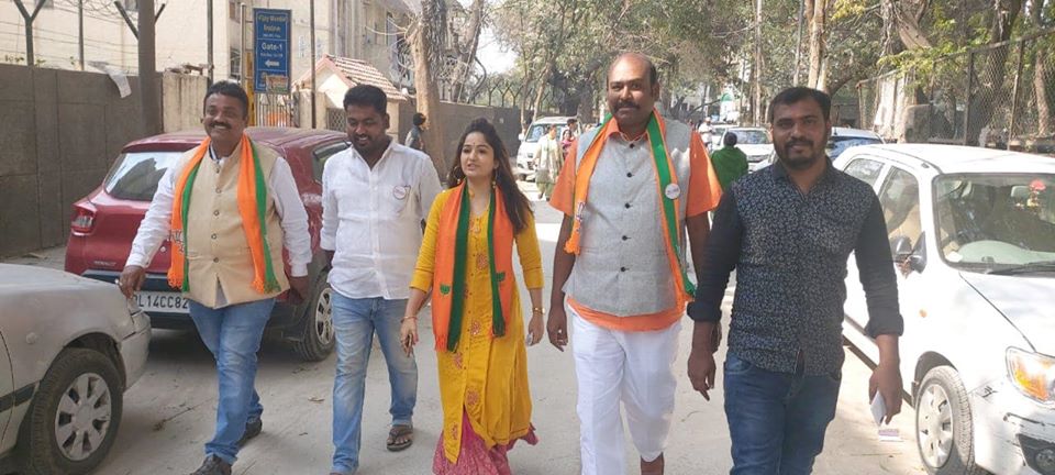 Actress Maadhavi Election Campaign in Delhi