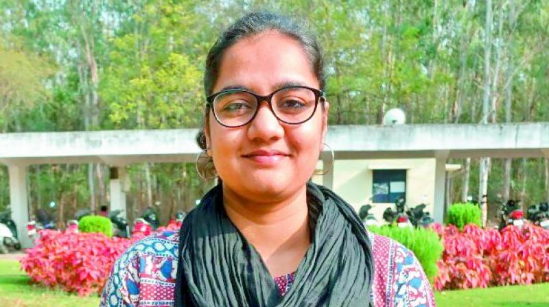 సెంట్రల్ వర్సిటీ విద్యార్థినికి 43లక్షలు ప్యాకేజీతో ఉద్యోగం