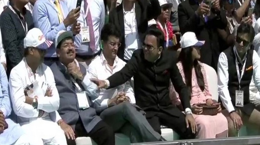 మొతేరాకు ప్రత్యేక అతిథులు …