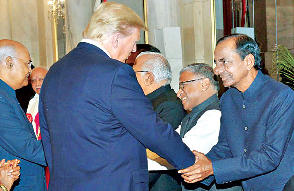 సీఎం కేసీఆర్‍కు డొనాల్డ్ ట్రంప్‍ అభినందన