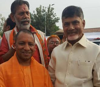 ప్రమాణ స్వీకారానికి హాజరైన సీఎం చంద్రబాబు