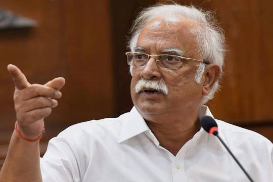 కేంద్ర మాజీ మంత్రి అశోక్‍ గజపతిరాజుకు షాక్‍