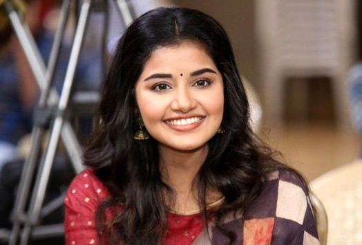 లక్కీ అనుపమ పరమేశ్వరన్