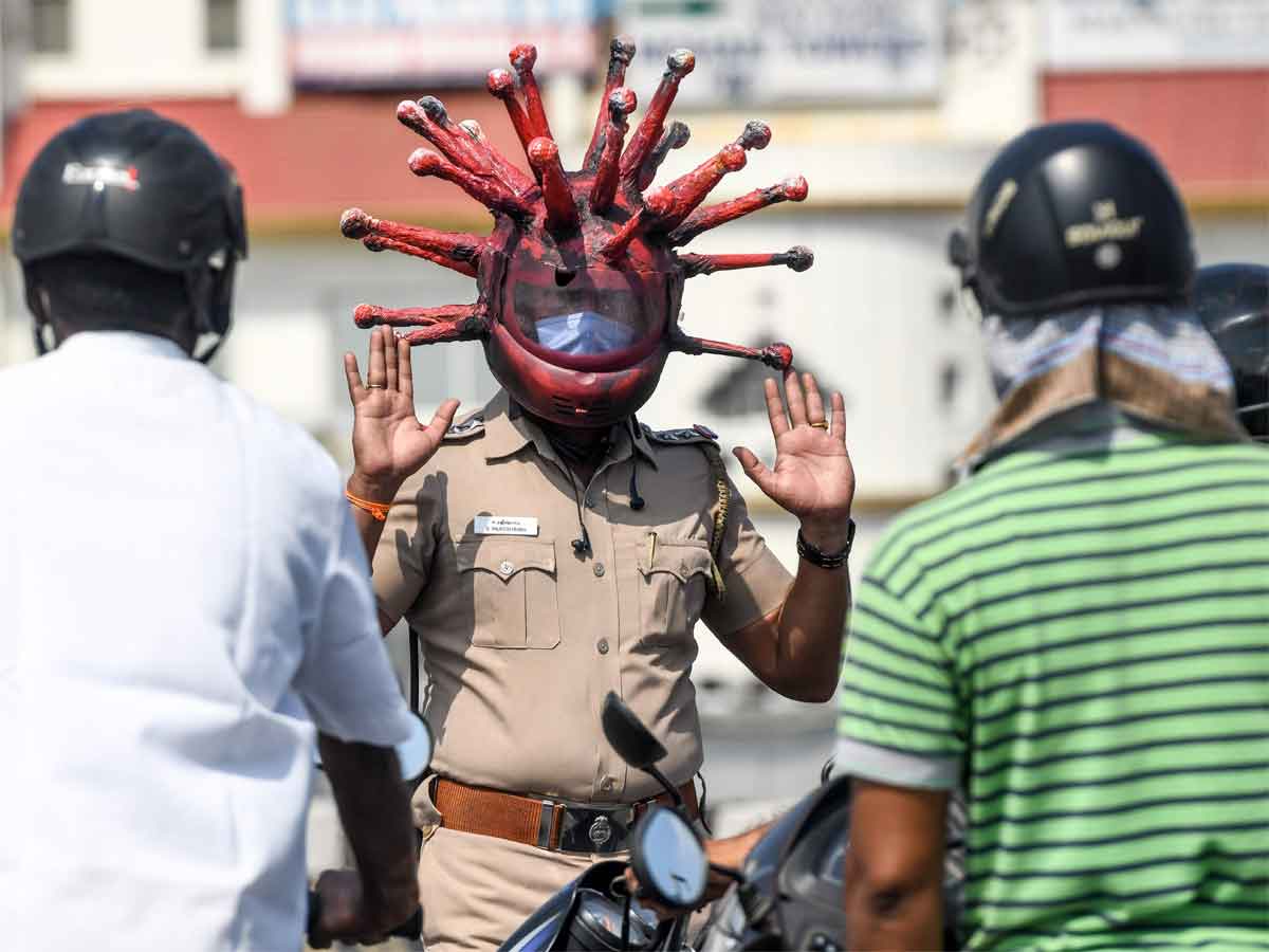 కరోనా హెల్మెట్ చూశారా?