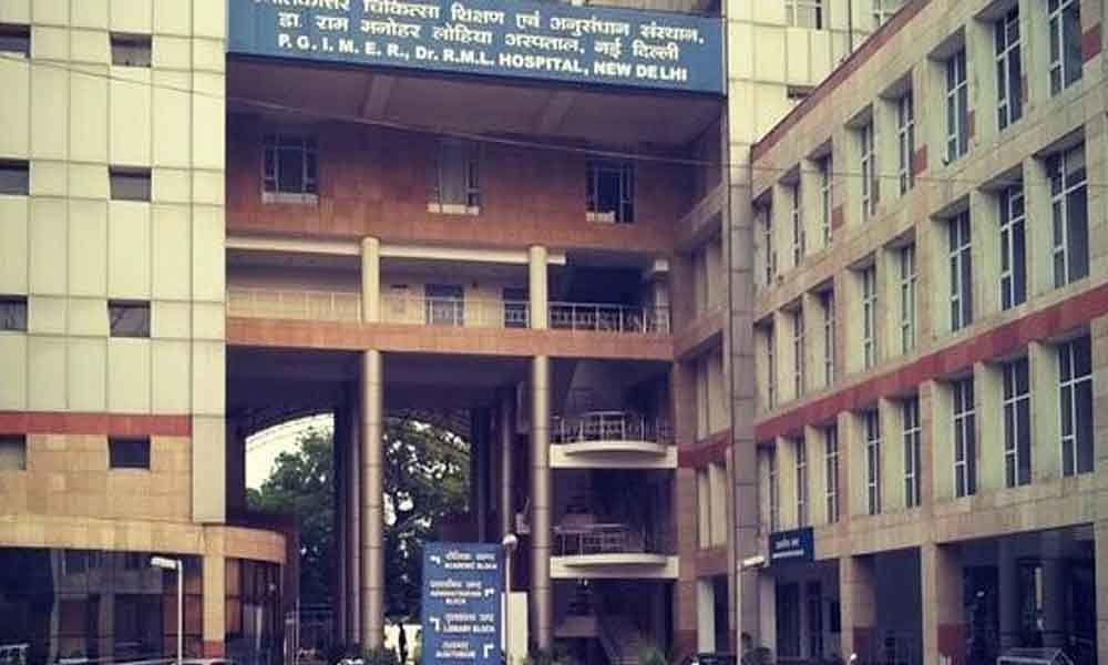 హోం క్వారంటైన్ లో లోహియా ఆసుపత్రి సిబ్బంది