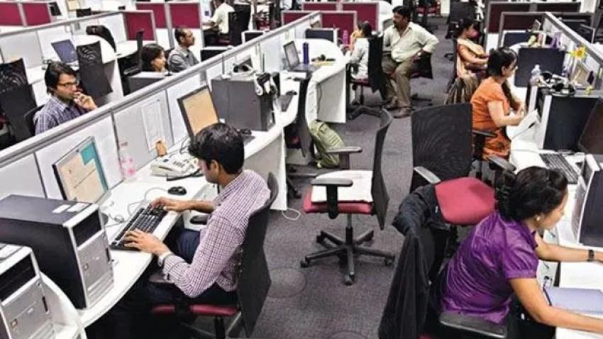 కరోనా దెబ్బతో భయపడుతున్న టెకీలు