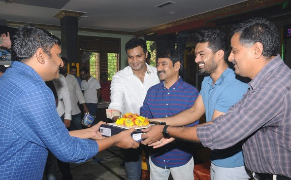 నందమూరి కళ్యాణ్‌రామ్‌ – కాజల్ అగర్వాల్ ల నూతన చిత్రం ‘MLA’ ప్రారంభం