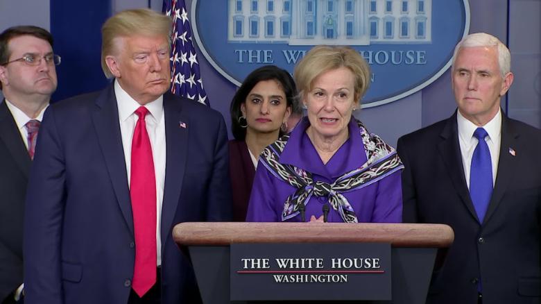 అమెరికన్  లు సామాజిక దూరం పాటించటం లేదు