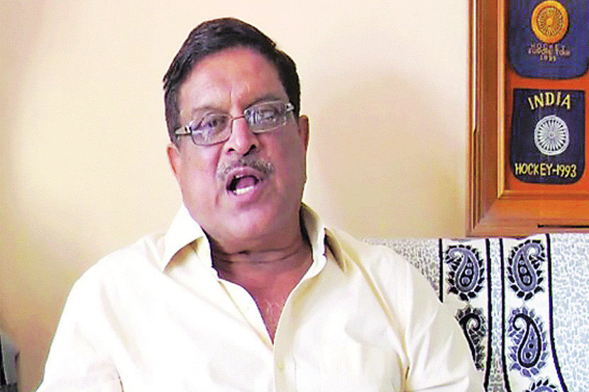 కాలిఫోర్నియాలో చిక్కుకున్న హాకీ లెజెండ్ అశోక్‍ దివాన్