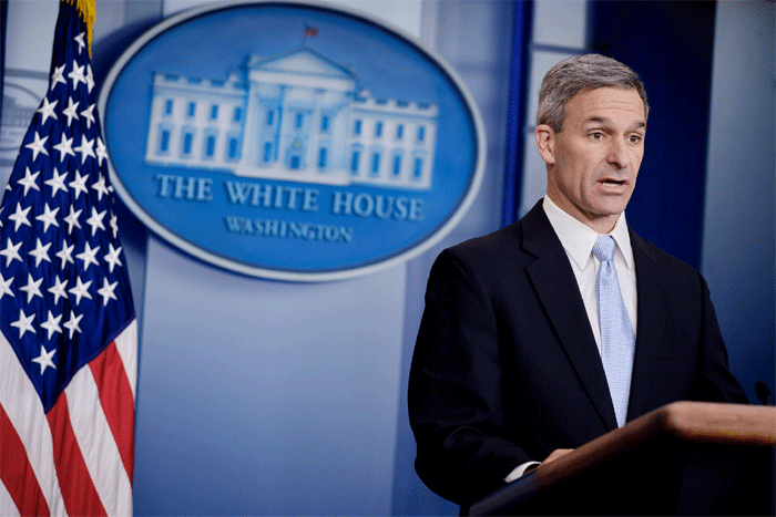 వైద్యులకు వీసా నిబంధనలు సడలించండి