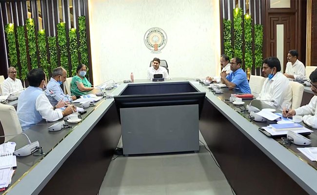 కొత్త మెడికల్ కళాశాలల నిర్మాణానికి చర్యలు చేపట్టండి – జగన్