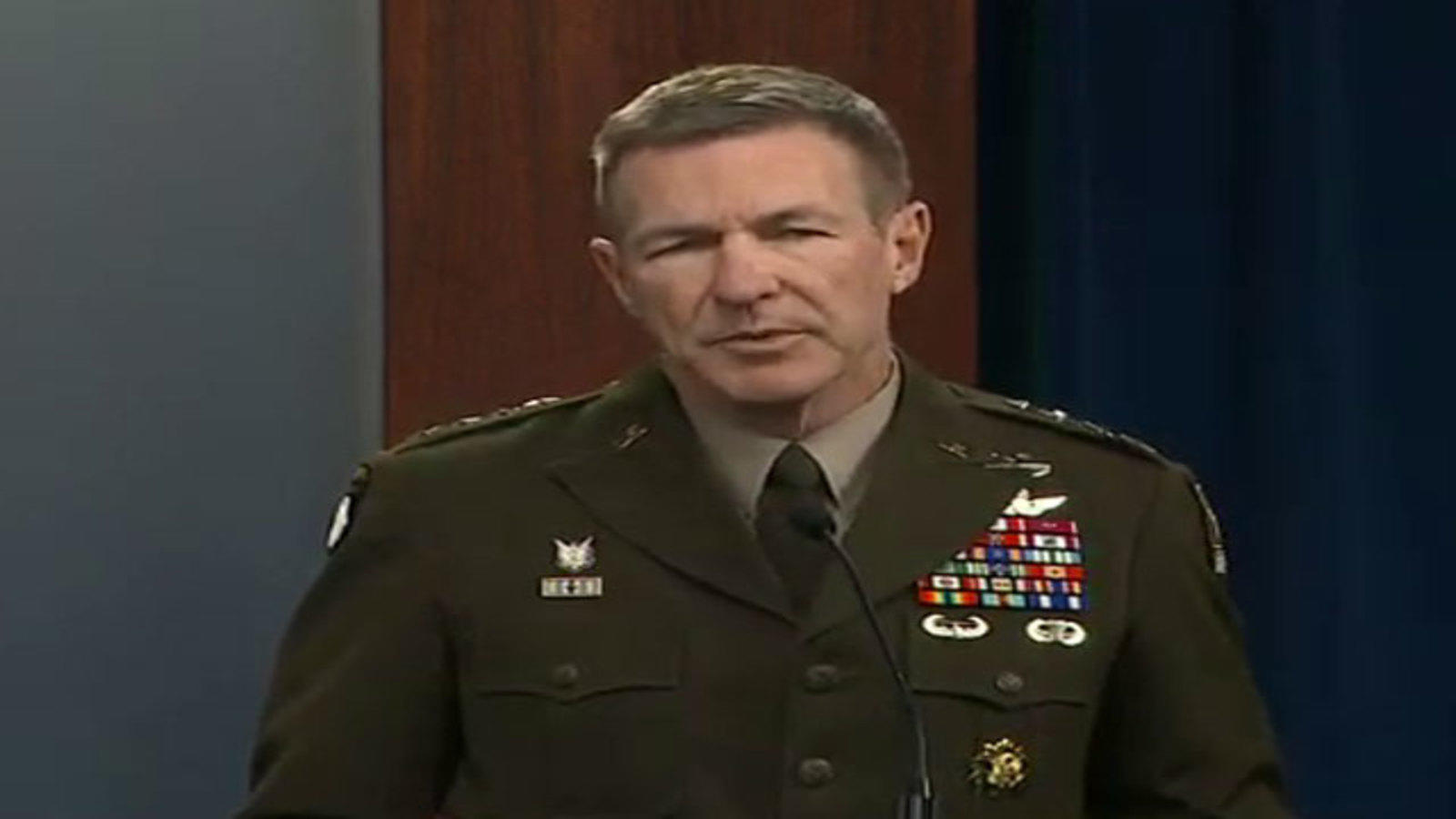 900 మంది సైనికులకు కరోనా