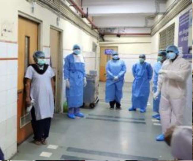 వైద్యులకు ప్రత్యేక హోటళ్ళలో బస