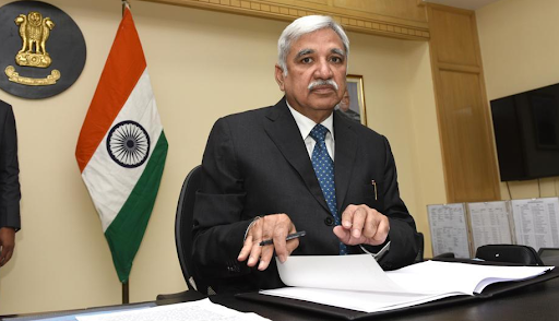 అమెరికాలో చిక్కుకున్న భారత ఎన్నికల కమిషనర్