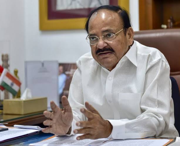 ఆధ్యాత్మిక, సామాజికవేత్తలతో మాట్లాడిన ఉపరాష్ట్రపతి