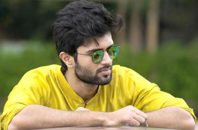 రాకెట్ లా దూసుకెళ్తున్న విజయ్ దేవరకొండ కెరీర్