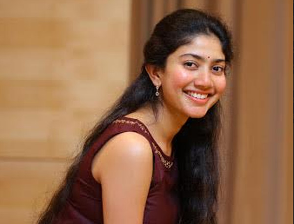 విజయాలు.. వివాదాలు కలగలిసిన సాయిపల్లవి కెరీర్