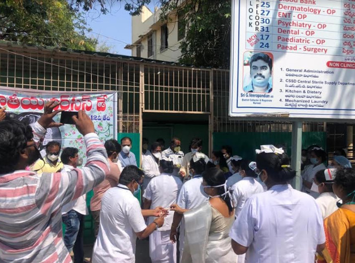 కర్నూలులో నర్సుల సేవలను ప్రశంసించిన రవి పొట్లూరి