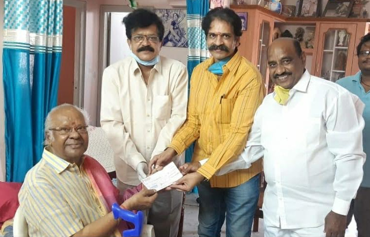 రావికొండల రావు గారికి నిర్మాత శ్రీ చదలవాడ శ్రీనివాసరావు 50,000/- ఆర్థిక సహాయం