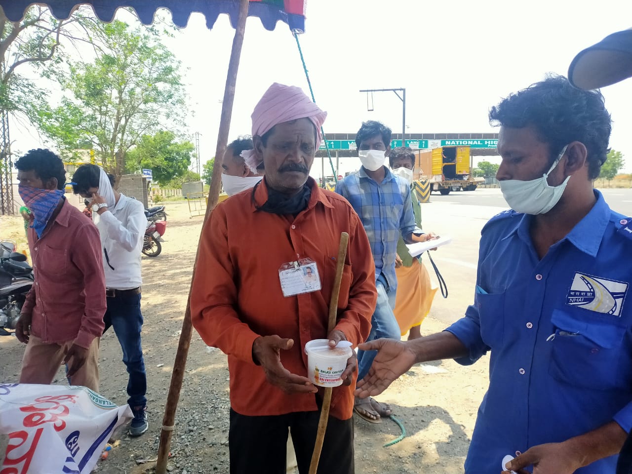 కర్నూలులో రవి పొట్లూరి ఆధ్వర్యంలో 50వ రోజు కొనసాగిన తానా అన్నదానం