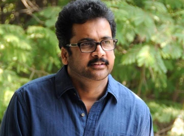 హీరో, ప్రొడ్యూసర్ కౌన్సిల్ మెంబెర్ శివాజీ 2 లక్షల ఆర్థిక సాయం