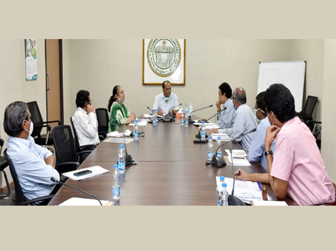 రహదారులు నిర్ణీత సమయములో పూర్తయ్యేలా పని చేయాలి-  సోమేష్ కుమార్