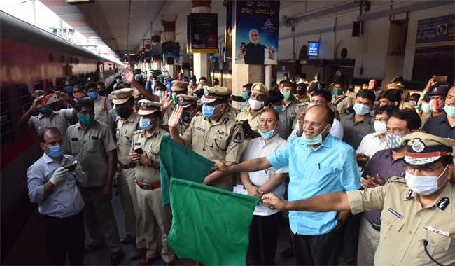 Telangana CS flags off trains carrying migrant workers from Nampally Railway Station