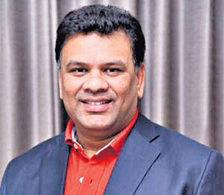 పేద గల్ఫ్ కార్మికులకు ఉచిత క్వారంటైన్ : మహేష్ బిగాల