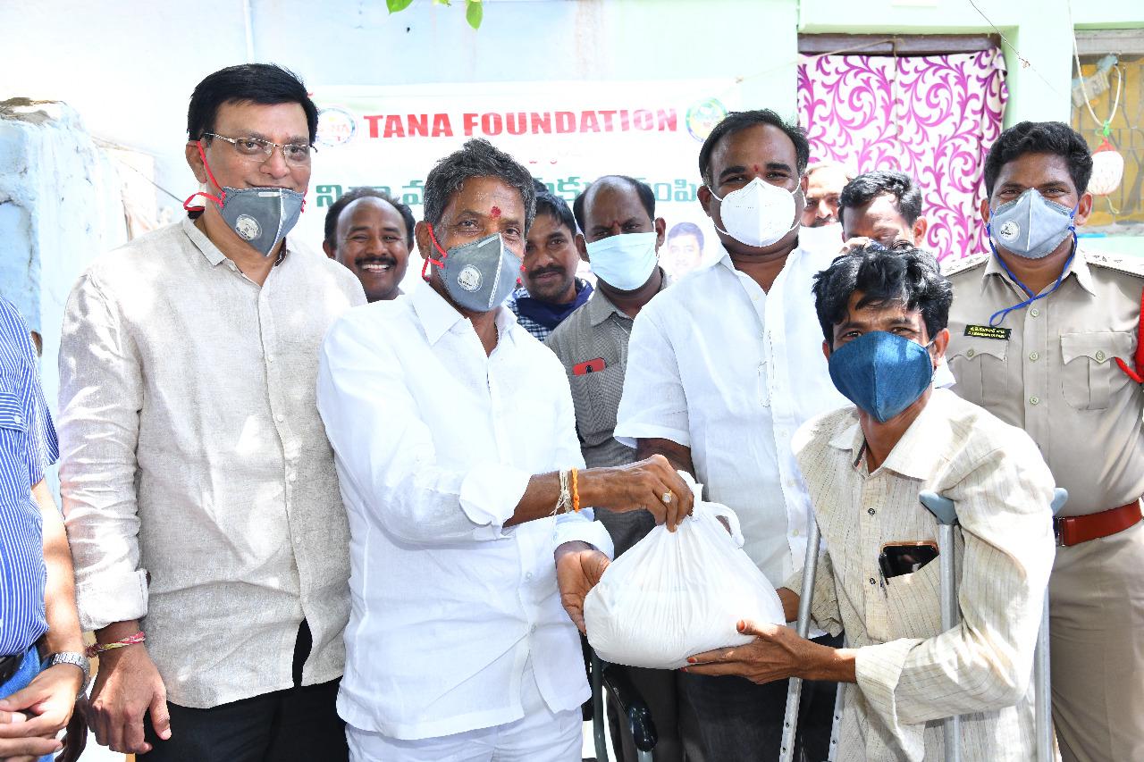 కరోనా ఆపత్కాలంలో…అండగా నిలిచిన తానా రవి పొట్లూరి