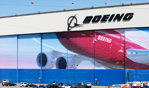 బోయింగ్ లో  భారీ స్థాయిలో ఉద్యోగులపై వేటు