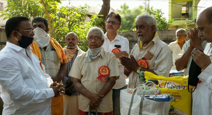 పేద బ్రాహ్మణులకు సహాయపడిన జయరాం కోమటి