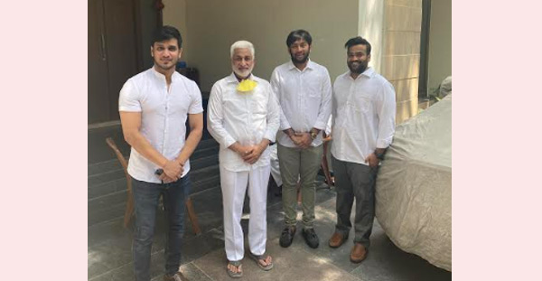 కరోనా పై ఏపీ గవర్నమెంట్ విడుదల చేసిన పాటలో హీరో నిఖిల్