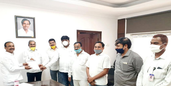 జర్నలిస్టులందరికి కరోనా వైద్య పరీక్షలు నిర్వహించాలని ఈటెల రాజేందర్ ని కోరిన అల్లం నారాయణ