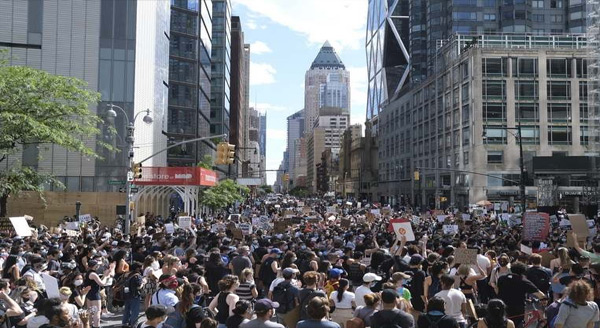 న్యూయార్క్ లో కర్ఫ్యూ తొలగింపు