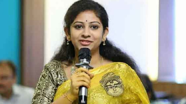 కాశీ ట్రస్ట్ ప్రతినిధిగా యామిని శర్మ