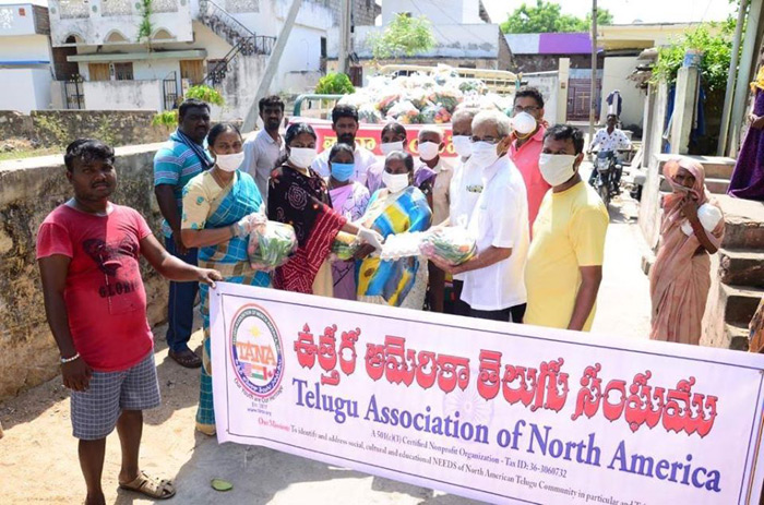 నందిగామలో నిత్యావసర వస్తువులను పంపిణీ చేసిన తానా