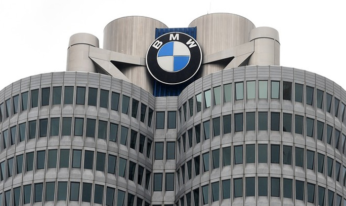 ఉద్యోగులకు బీఎండబ్ల్యూ షాక్