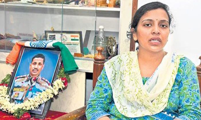 డిప్యూటీ కలెక్టర్‍గా సంతోషి