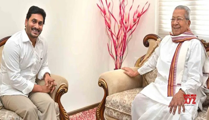 గవర్నర్ తో సీఎం వైఎస్ జగన్ భేటీ