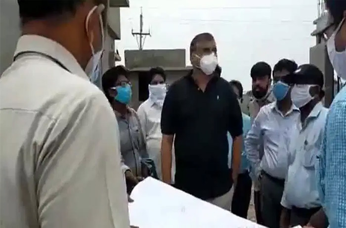 రాజధాని ప్రాంతంలో మంత్రి బొత్స పర్యటన